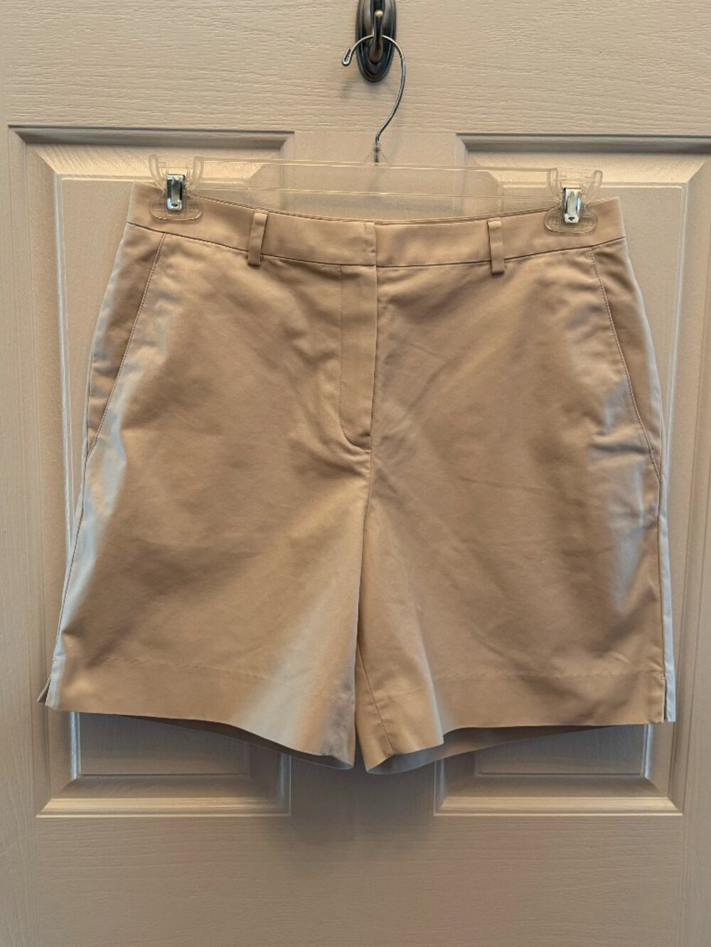Brooks Brothers khaki short size 8